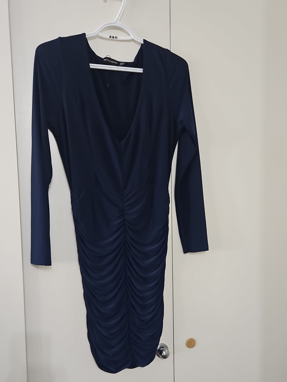 Ruched Long-Sleeve V-Neck Dress - Navy PRETTY LITTLE THING size 8 Nwot
